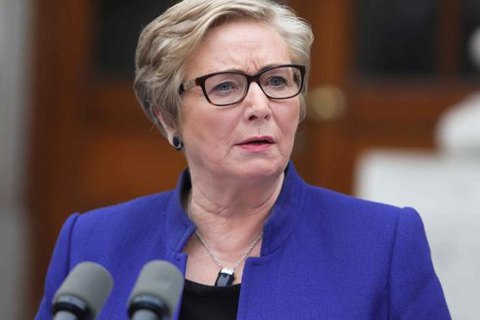 Вице-премьер Ирландии ушла в отставку, чтобы предотвратить досрочные выборы