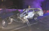 В селе возле Мукачева автомобиль врезался в эвакуатор и сгорел, четверо погибших 