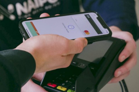 АМКУ позволил Visa и Mastercard одновременно снизить ставку интерчейндж