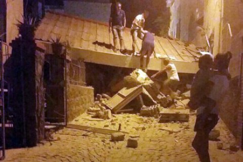 На итальянском острове Искья произошло землетрясение (Обновлено)