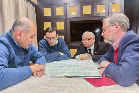 Очільники урядів України, Польщі, Чехії та Словенії обговорили посилення санкції проти РФ, - Шмигаль