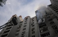 Росія знову атакувала Київ ударними дронами, є влучання у поверхівки і поранені (оновлення)
