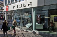 Tesla закроет все магазины и полностью перейдет на онлайн-продажи