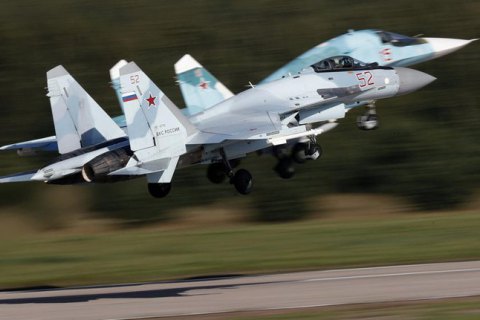Российский Су-35 вплотную приблизился к американскому самолету-наблюдателю у побережья Сирии