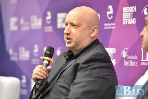 Турчинов побоюється провокацій в Азовському морі з боку Росії