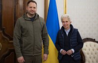 Єрмак і голова оборонного комітету німецького Бундестагу обговорили посилення військової допомоги Україні