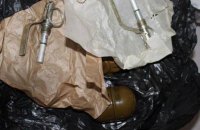 В Мариуполе двое мужчин пытались переслать 4 гранаты в Винницкую область