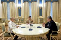 Порошенко доручив Денісовій відвідати українських політв'язнів у РФ і ОРДЛО (оновлено)