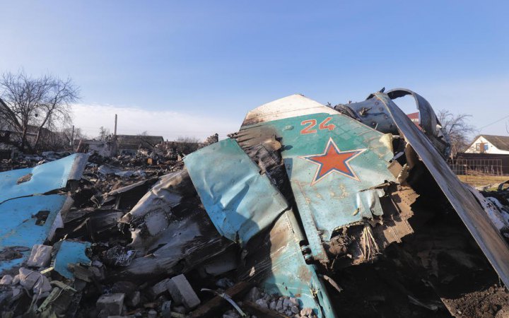 Потери российских оккупантов достигли около 19,1 тысячи человек, 151 самолет, 136 вертолетов, 705 танков и семь кораблей