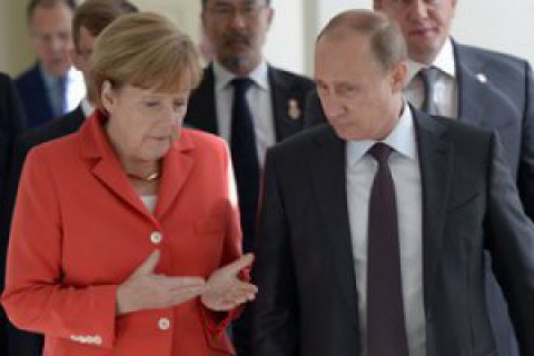Меркель обсудила с Путиным Минские договоренности, транзит газа и "Северный поток-2" 
