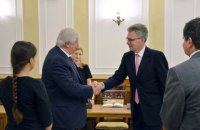 Шокин предложил привлечь специалистов из США к расследованию дел прокуроров-взяточников