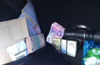 Чиновника Держпраці затримали під час отримання 112 тис. хабара