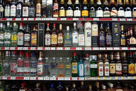В Минздраве объяснили, почему не запретили продажи алкоголя во время локдауна