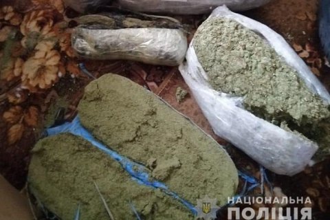 Полиция изъяла у киевлянина 84 кг каннабиса на 2 млн гривен