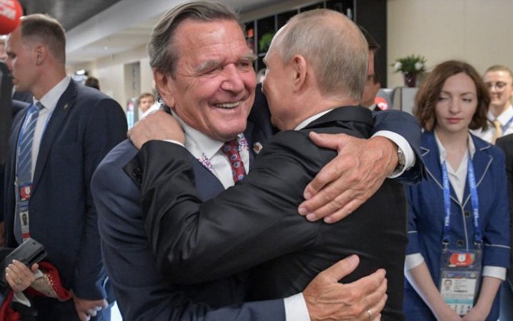 Reuters: Німеччина відхилила пропозицію Путіна зробити проросійського Шредера посередником у переговорах з ЄС