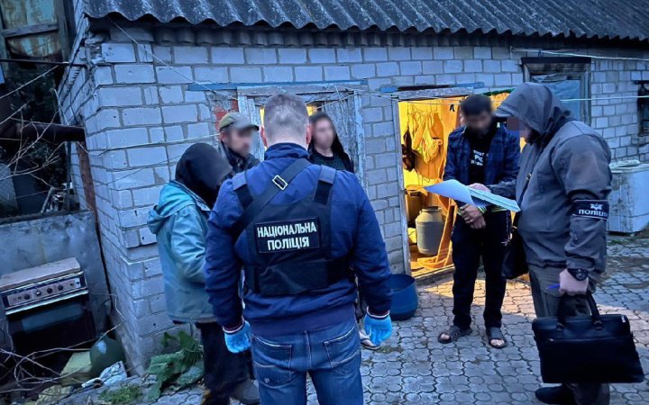 На Дніпропетровщині фермер тримав у рабстві десятьох людей, – поліція