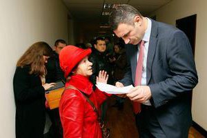 Кличко: 416 человек на грани смерти из-за долгов перед Киевом