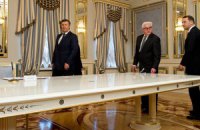 Янукович вилетів до Харкова