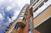 В Тбилиси мужчина упал с 14 этажа и отделался ушибами