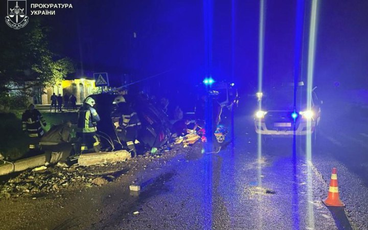 На Львівщині у ДТП загинули три неповнолітні дівчини