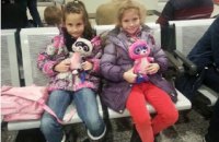 Диаспора и дипломаты помогли юным украинским гимнасткам вернуться домой из Канады