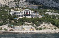 В Крыму достроили пятиэтажный "дворец Януковича", доставшийся друзьям Путина