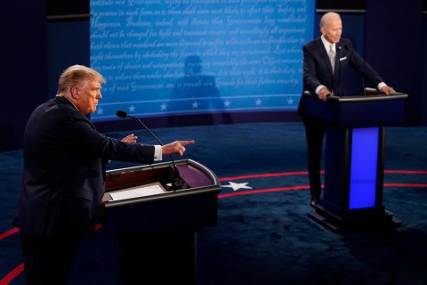 Трамп обвинил Байдена в намерении закрыть США на многолетний карантин