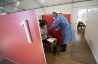 У Зеленського закликали українців активніше вакцинуватися ​для протидії поширенню штаму "Дельта"   
