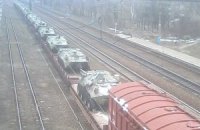 Украина передислоцирует военную технику к границе с Россией