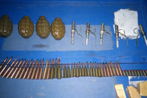Хлопець намагався експрес-доставкою надіслати до Києва гранати і патрони із зони АТО