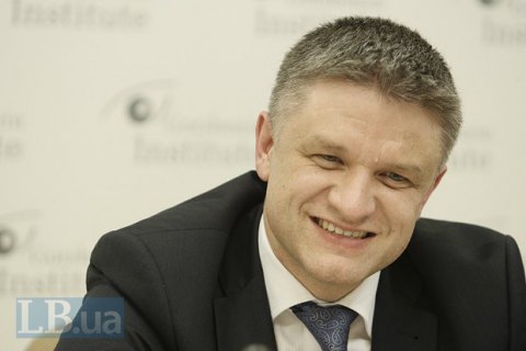 Шимкив задекларировал три квартиры, автомобиль и акции в Microsoft Corporation