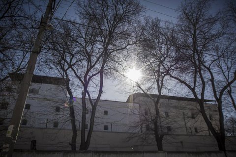 Трех бахчисарайцев, обвиняемых крымскими силовиками в терроризме, отправили в СИЗО на три месяца 