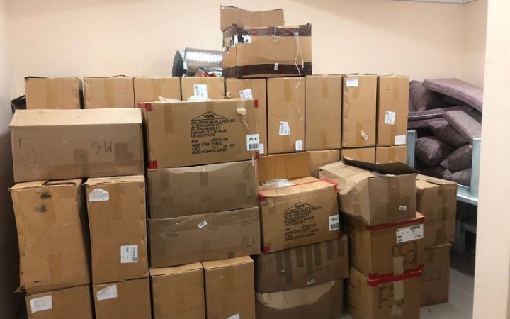 ​В Україну під виглядом гумдопомоги нелегально завезли товари військового призначення на 72 млн грн