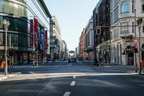 Германия решила продлить ограничение социальных контактов до конца июня