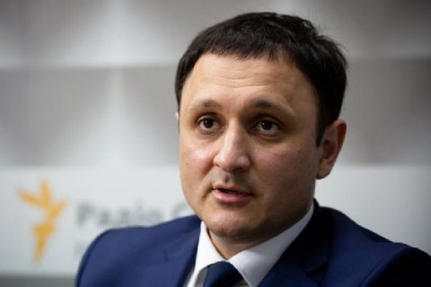 Зеленский принял отставку Изета Гданова