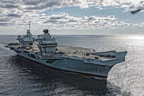 На британском авианосце Queen Elizabeth ковидом заболели более 100 вакцинированных моряков