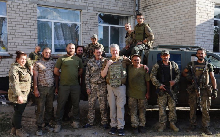 Порошенко побував на передовій на південному напрямку
