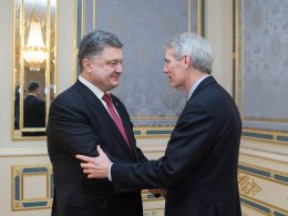 Украина рассчитывает на поддержку США, - Порошенко
