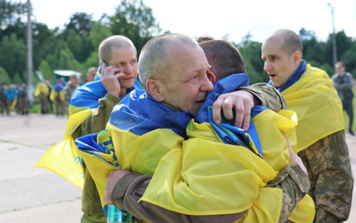 Зеленський повідомив про черговий обмін полоненими: додому повернулися воїни ЗСУ, Нацгвардії, ДПСУ