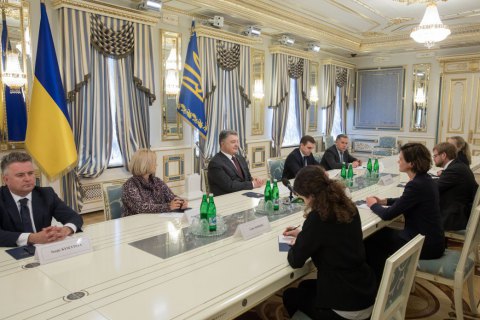 ​Порошенко и лидер Умеренной партии Швеции скоординировали усилия по противодействию строительству "Северного потока-2"