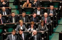 У Сеймі Польщі представлено доповідь про злочини росіян на Донбасі