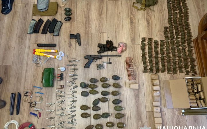 У мешканця Херсона вилучили велику кількість боєприпасів та вибухівки