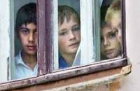 Детям-сиротам 2 года не платили деньги на учебники