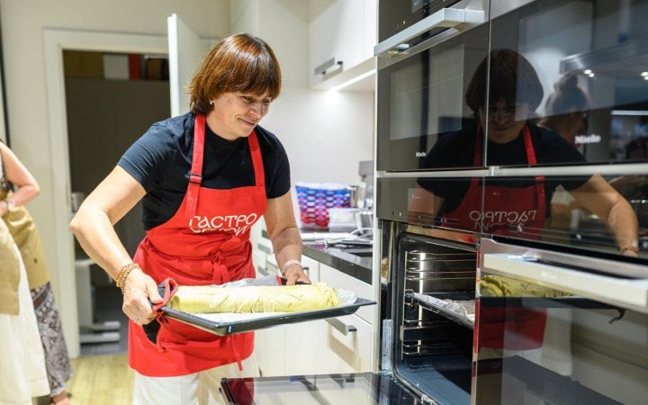 Пиріг ТРО, п'яна вишня і дактилевий пиріг родини Франка. Рецепти й історії Пирога Незалежності 