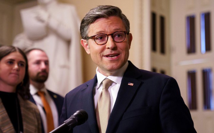 Спікер Палати представників США Майк Джонсон підтримав запровадження “найсуворіших санкцій” проти РФ