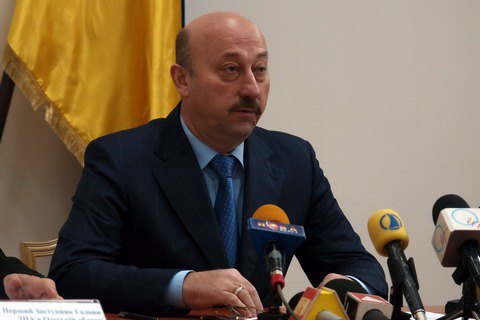 Матіос повідомив про втечу екс-голови одеської податкової