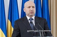 Турчинов: у Криму звільняють чотирьох українських офіцерів