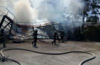 На лівому березі Києва сталася сильна пожежа в промзоні
