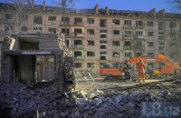У Києві завершили пошукові роботи на місці учорашнього удару. Росія вбила 12 людей, 87 поранила
