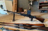 На Запоріжжі під вивіскою "ремонт побутової техніки" працювала підпільна зброярня   